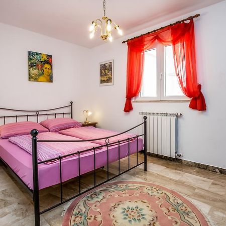 Ližnjan Apartment Carolina المظهر الخارجي الصورة