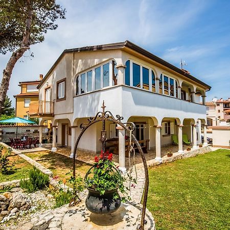 Ližnjan Apartment Carolina المظهر الخارجي الصورة