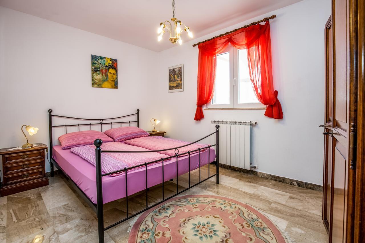 Ližnjan Apartment Carolina المظهر الخارجي الصورة