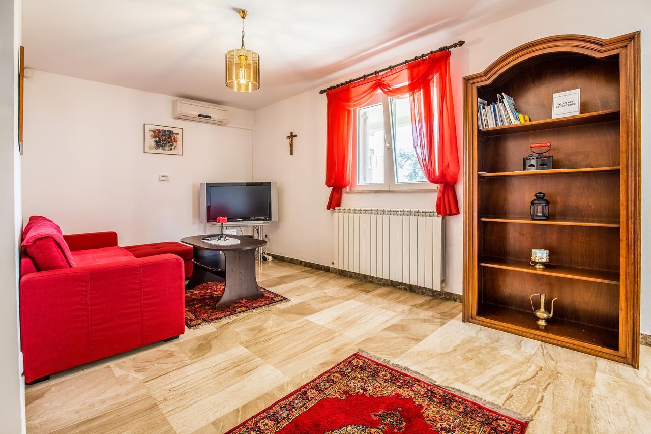 Ližnjan Apartment Carolina المظهر الخارجي الصورة