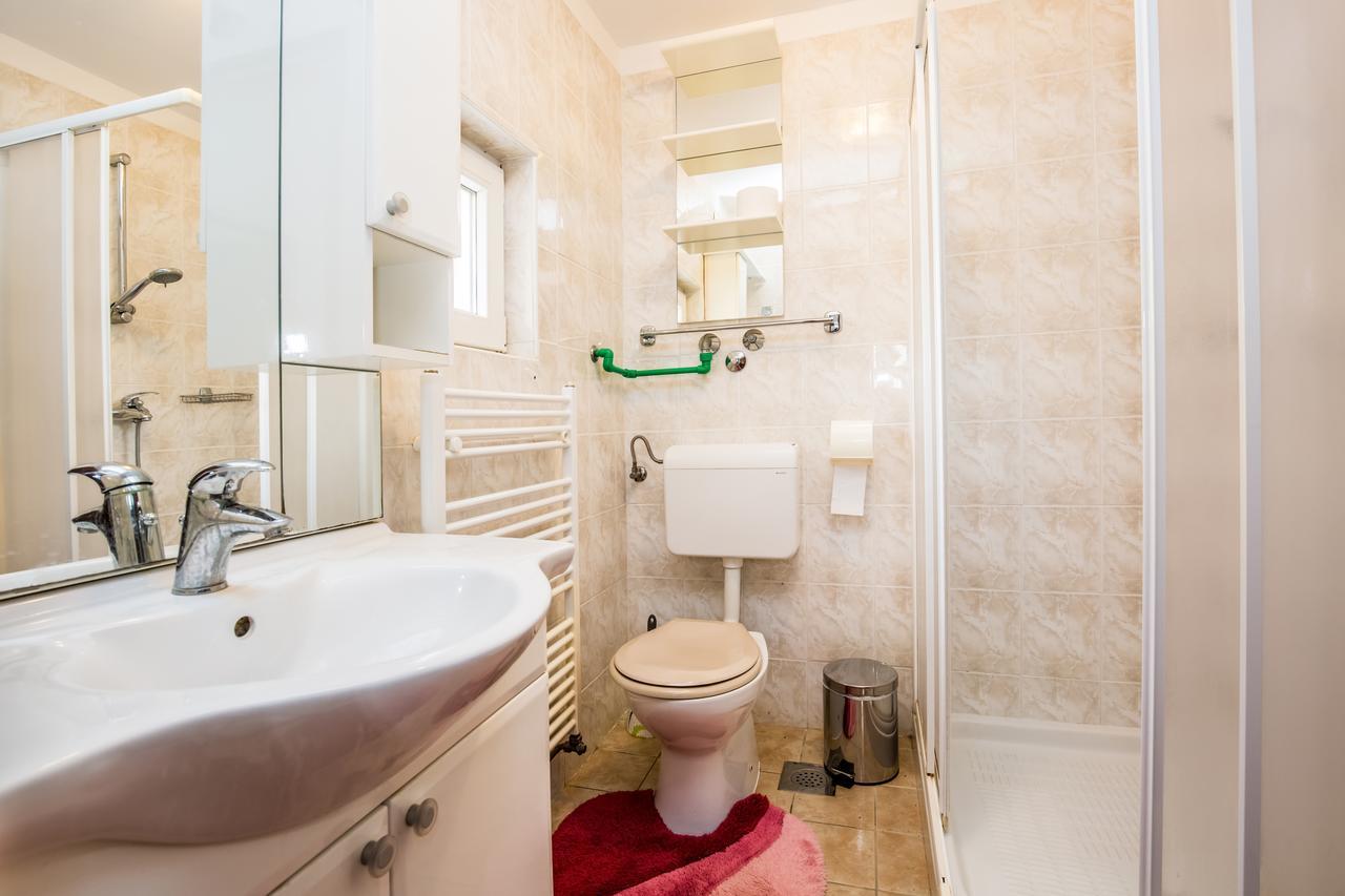 Ližnjan Apartment Carolina المظهر الخارجي الصورة