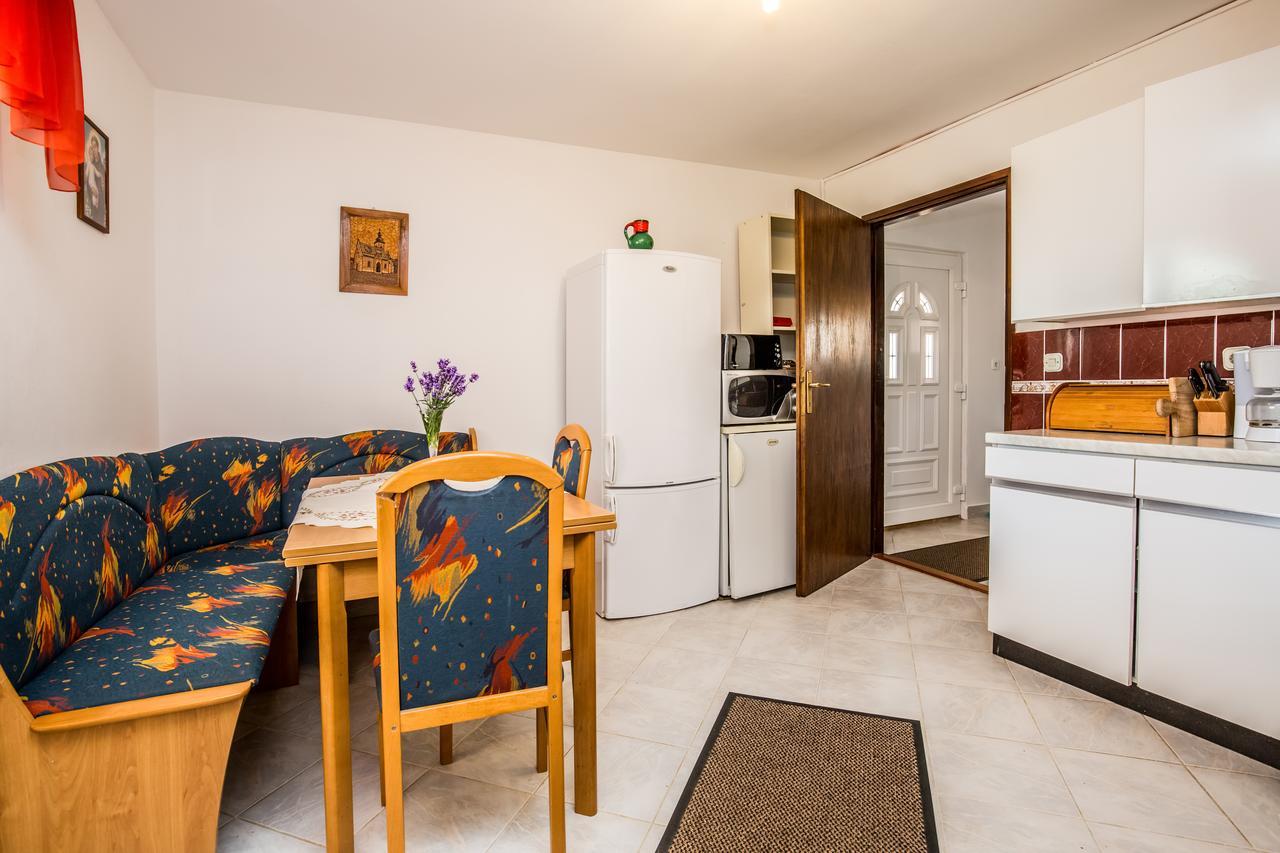 Ližnjan Apartment Carolina المظهر الخارجي الصورة