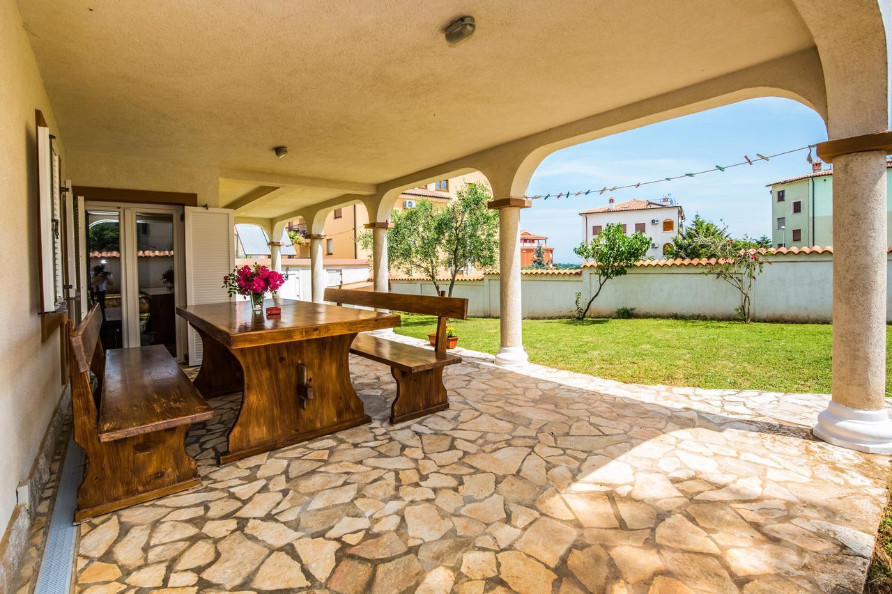 Ližnjan Apartment Carolina المظهر الخارجي الصورة