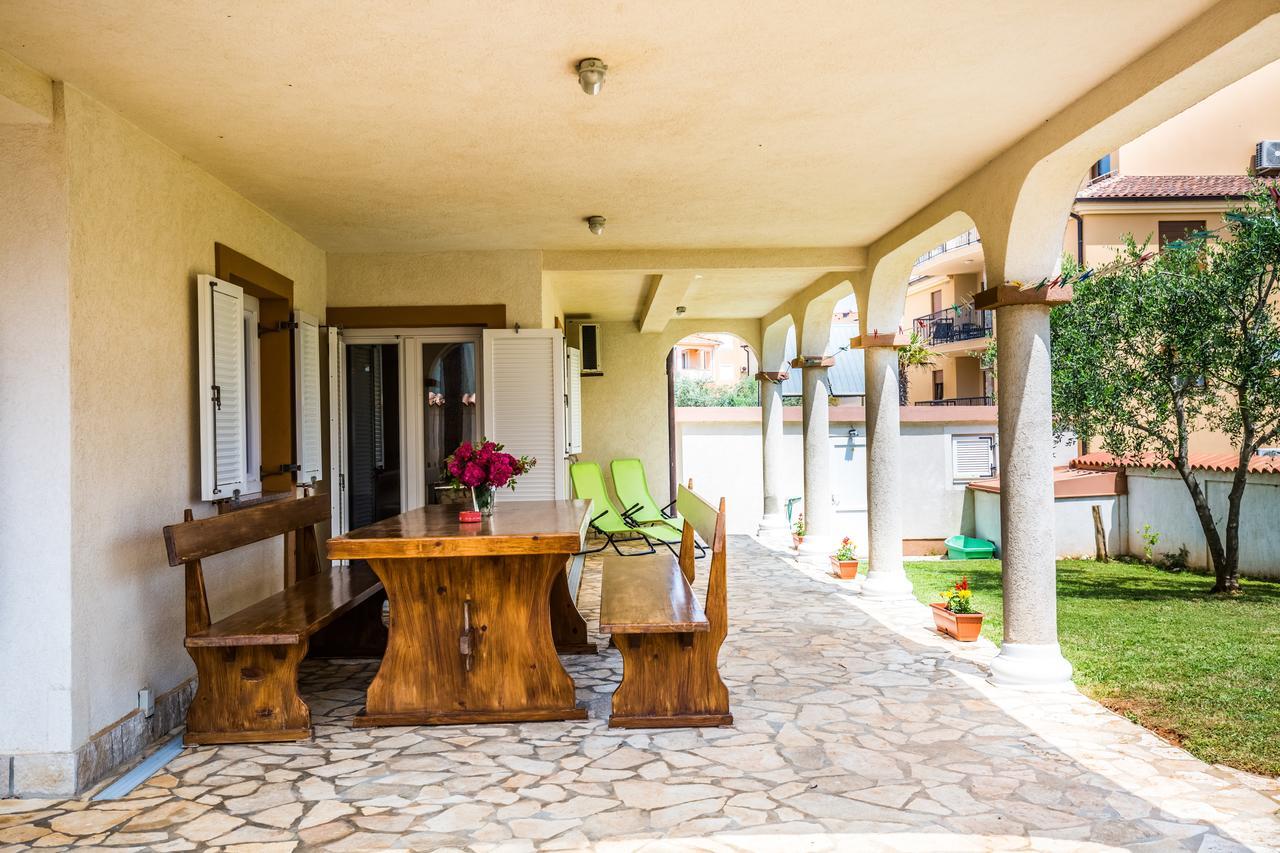 Ližnjan Apartment Carolina المظهر الخارجي الصورة