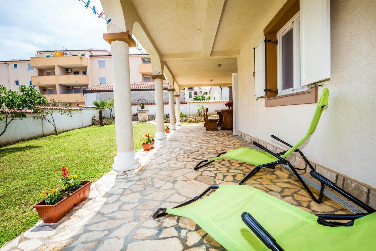 Ližnjan Apartment Carolina المظهر الخارجي الصورة